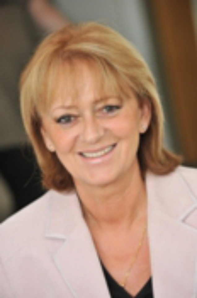 Dr. Fényes Márta