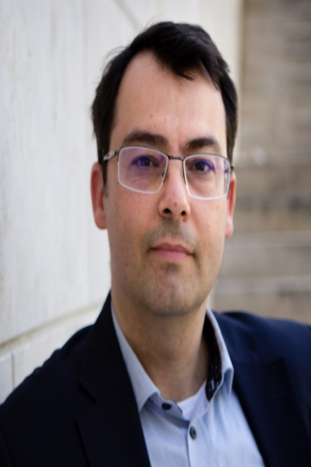 pár- és családterapeuta jelölt, családkonzulens, párkapcsolati és családi mediátor, coach, teológus, pedagógus Soltész Attila